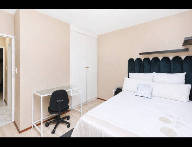 2 BEDROOM APARTMENT FOR SALE IN GLENVISTA